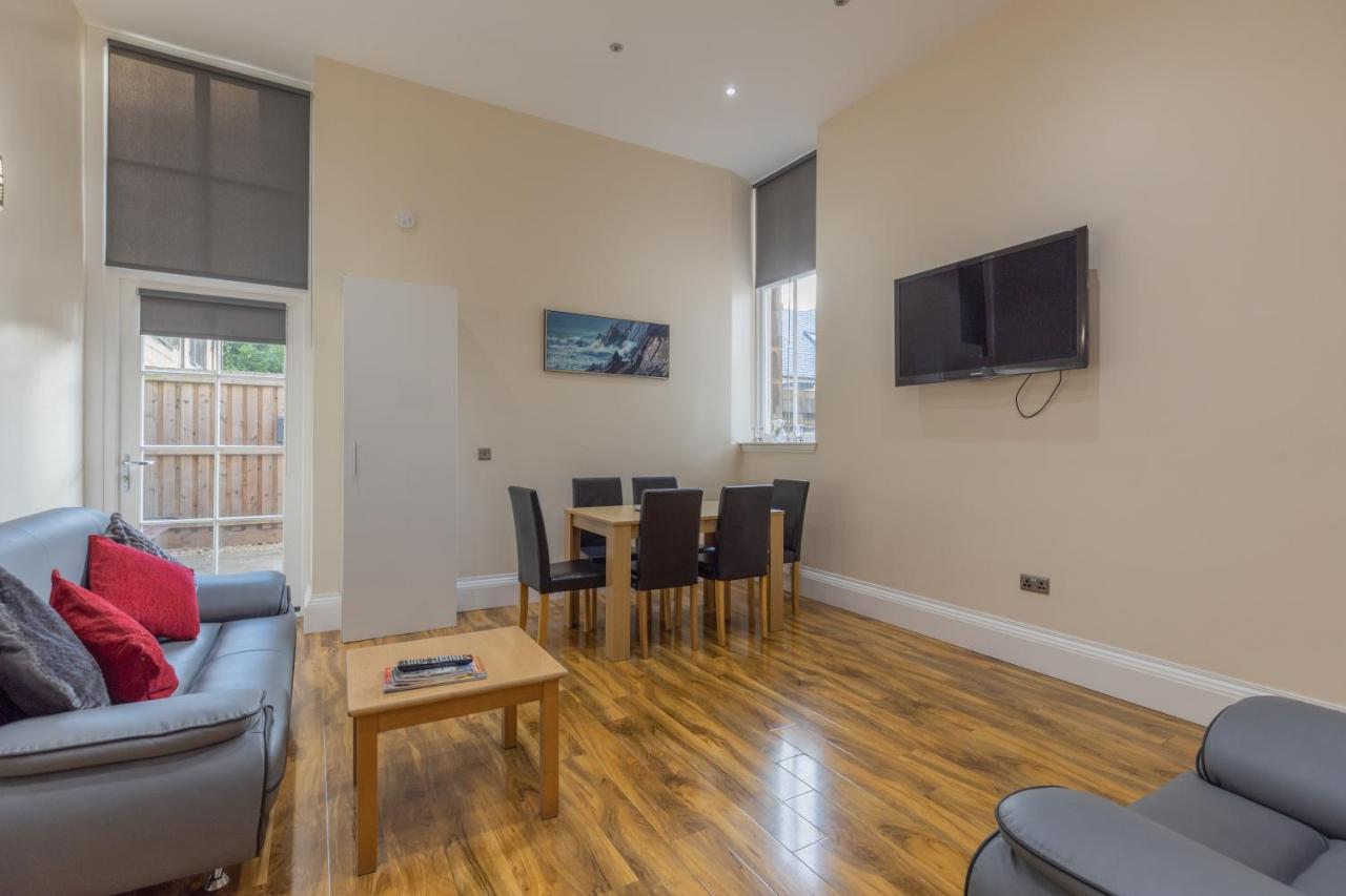 New 3-Bedroom Apartment Close To City Centre 爱丁堡 外观 照片