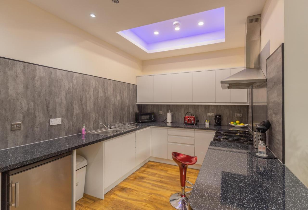New 3-Bedroom Apartment Close To City Centre 爱丁堡 外观 照片