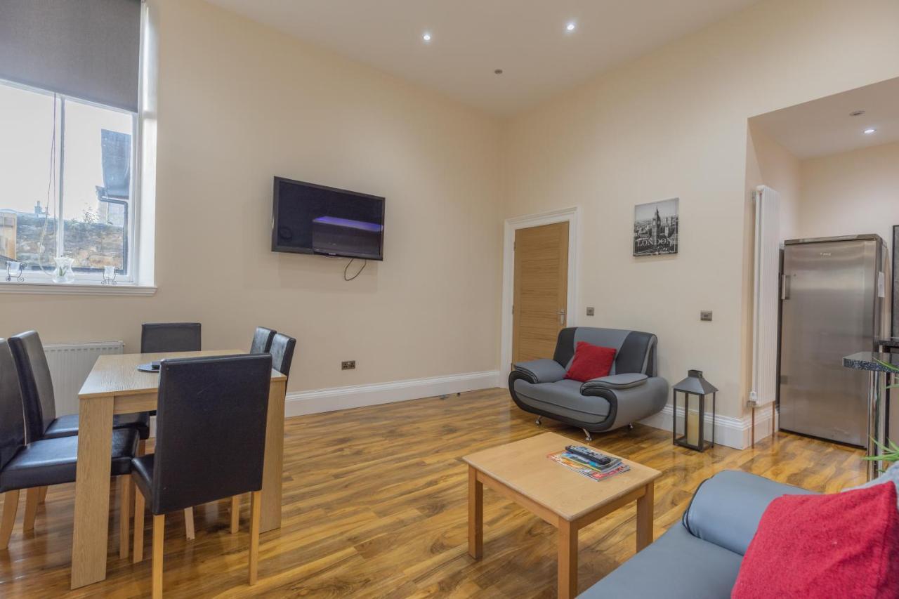 New 3-Bedroom Apartment Close To City Centre 爱丁堡 外观 照片